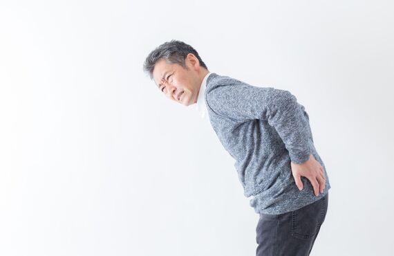 福岡の薬局で慢性的な腰痛を改善へと導くアドバイスと処方を行っております